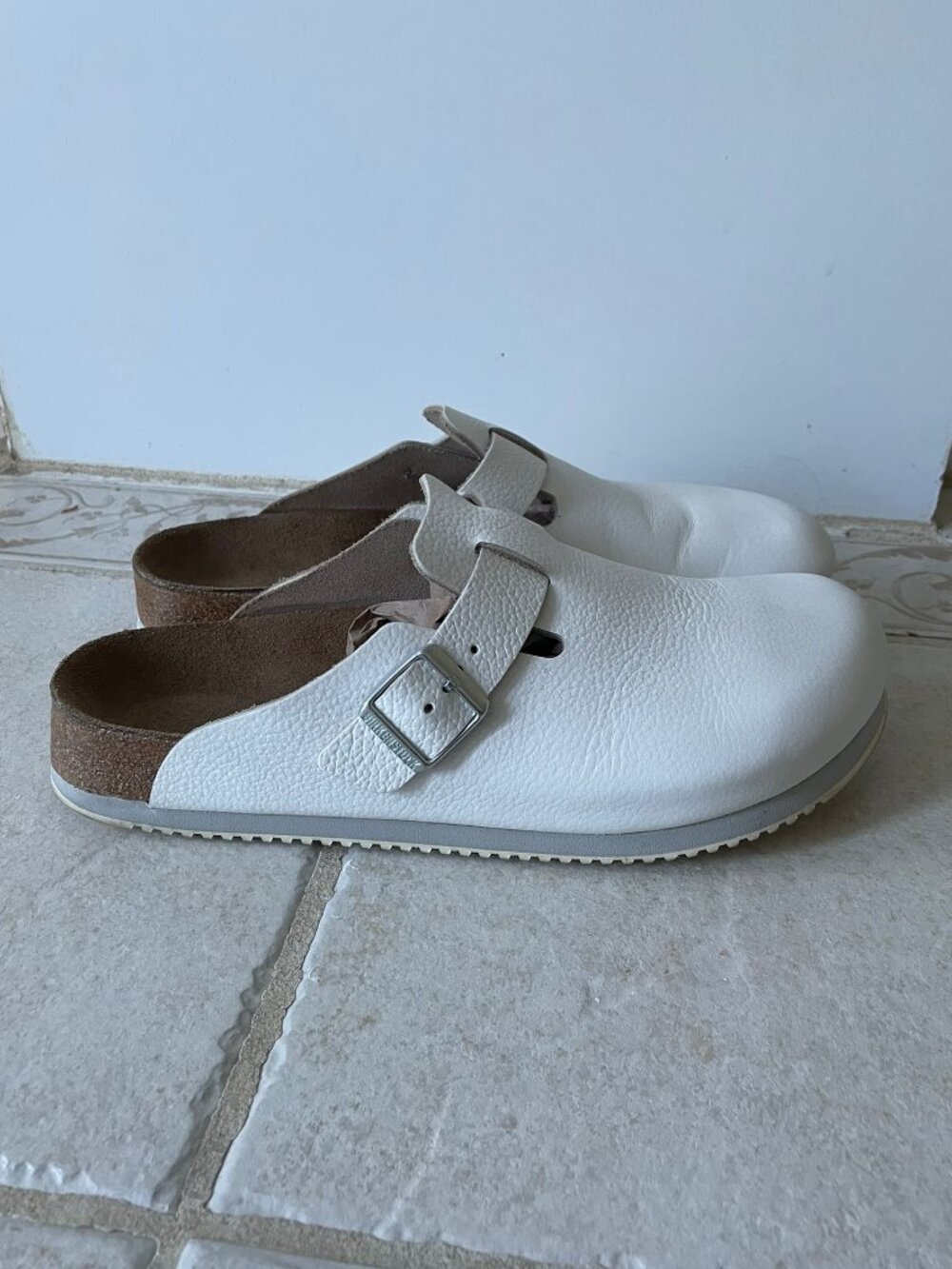 Birkenstock Boston Mules. White Leather. Size 44/11.5.